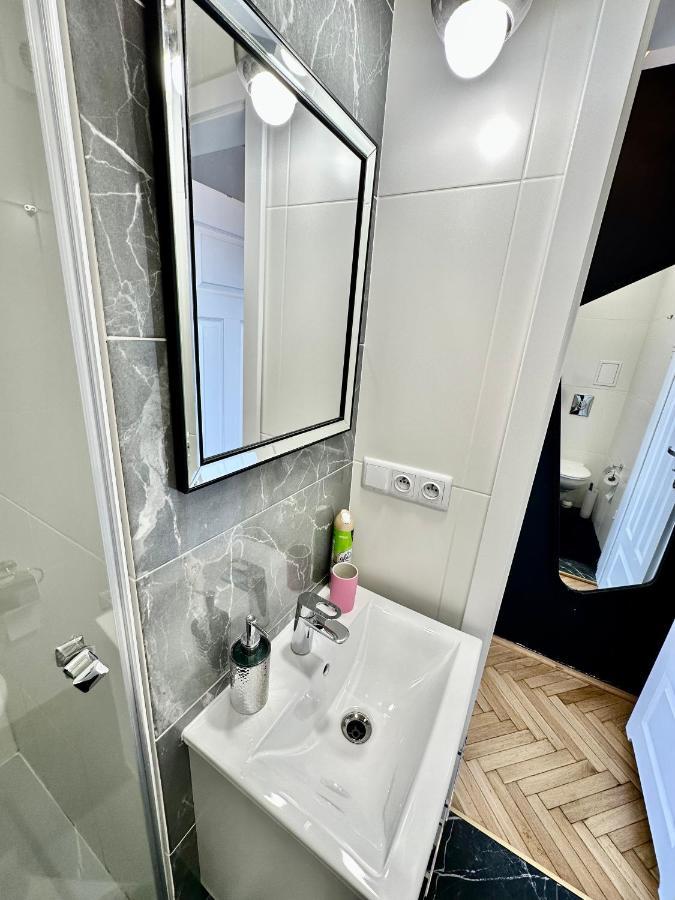 Platinum Metro X2 Wifi 350 Mbs Netflix Hbo Appletv Appartement Warschau Buitenkant foto