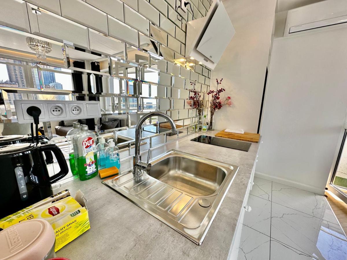 Platinum Metro X2 Wifi 350 Mbs Netflix Hbo Appletv Appartement Warschau Buitenkant foto
